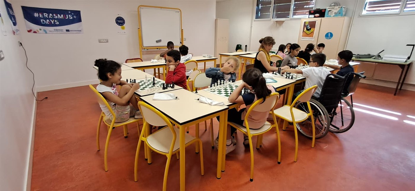 Vue d'ensemble d'un cours d'échecs parascolaire