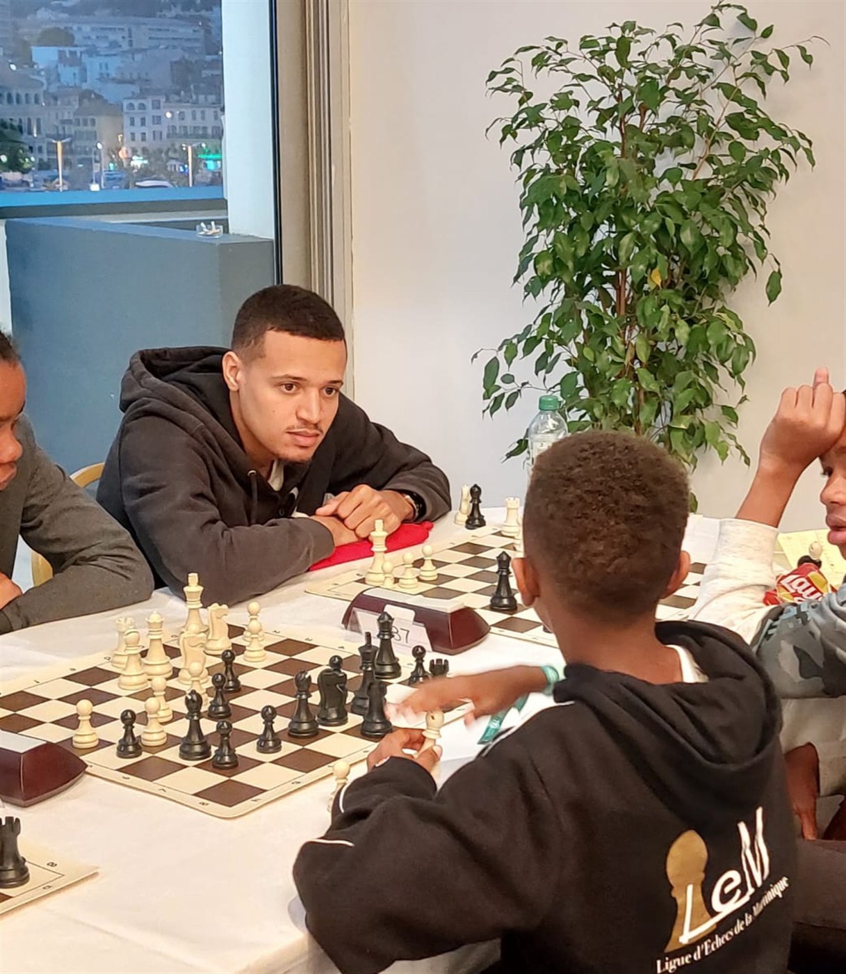 Samuel Alcindor en tournoi avec des élèves